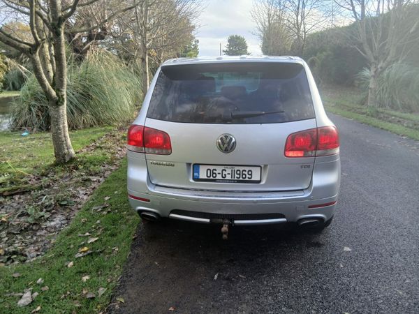 Volkswagen Touareg SUV, Diesel, 2006, Silver