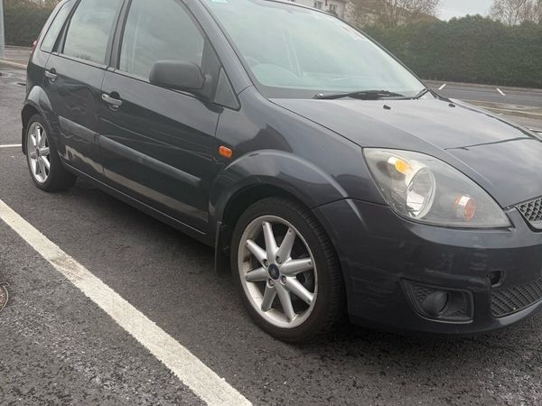 Ford Fiesta Hatchback, Petrol, 2006, Silver