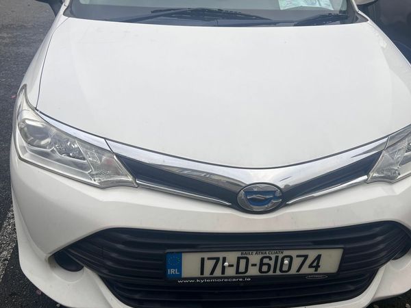 Toyota Corolla Saloon, Petrol Hybrid, 2017, White