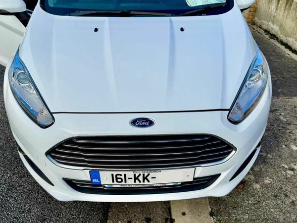Ford Fiesta Hatchback, Petrol, 2016, White