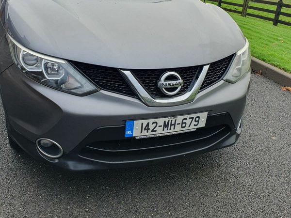 Nissan Qashqai Hatchback, Diesel, 2014, Grey