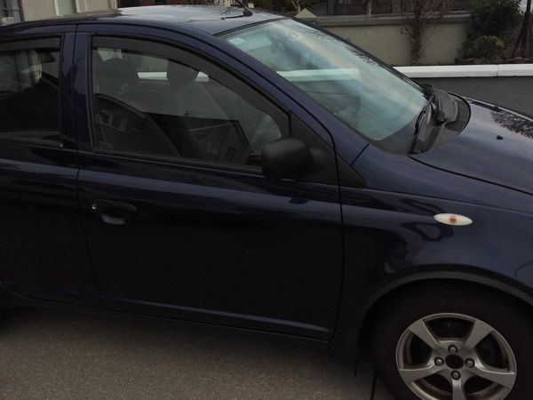 Toyota Yaris Hatchback, Petrol, 2001, Blue