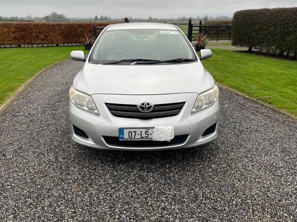 Toyota Corolla Saloon, Petrol, 2007, Silver