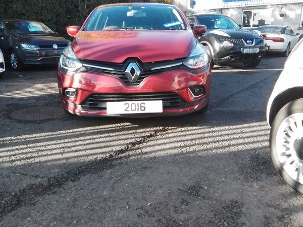 Renault Clio Hatchback, Petrol, 2018, Red
