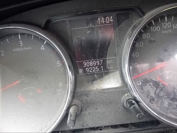 Nissan Qashqai Estate/Jeep, Diesel, 2012, Red