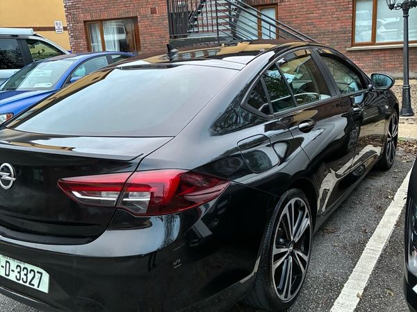Opel Insignia Hatchback, Diesel, 2018, Black