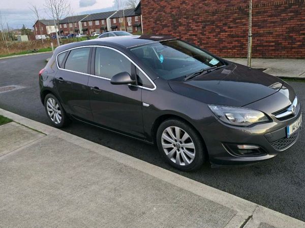 Vauxhall Astra Hatchback, Diesel, 2014, Grey