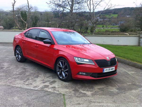 Skoda Superb Hatchback, Diesel, 2017, Red