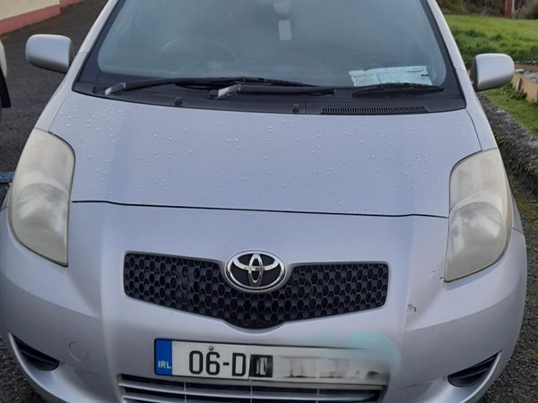 Toyota Yaris Hatchback, Petrol, 2006, Silver