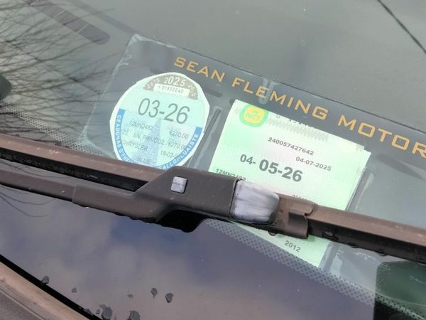 Chrysler Delta Hatchback, Diesel, 2012, Blue