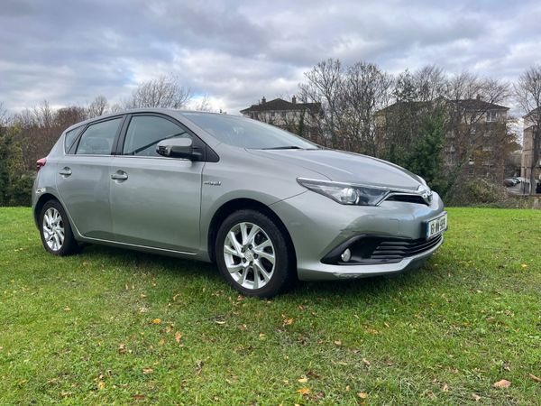Toyota Auris MPV, Petrol Hybrid, 2016, Grey