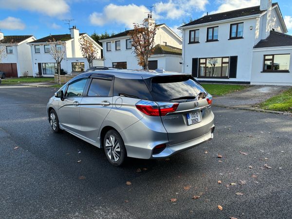 Honda Shuttle MPV, Petrol Hybrid, 2017, Silver