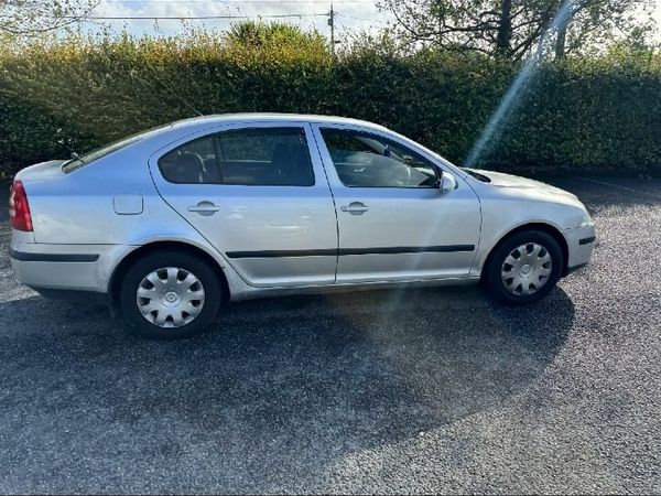 Skoda Octavia Hatchback, Diesel, 2005, Silver