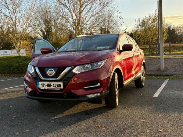 Nissan Qashqai Hatchback, Diesel, 2018, Red