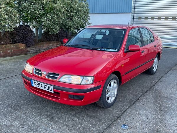 Nissan Primera Hatchback, Petrol, 1998, Red