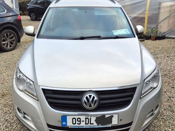 Volkswagen Tiguan SUV, Diesel, 2009, Silver