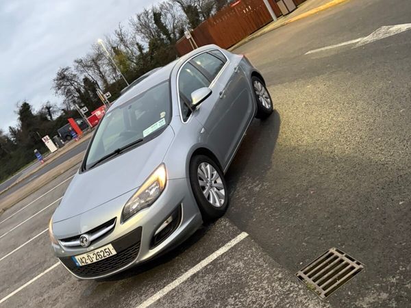 Vauxhall Astra Hatchback, Diesel, 2014, Silver