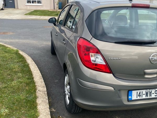 Opel Corsa Hatchback, Diesel, 2014, Brown