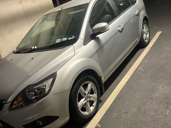 Ford Focus Hatchback, Petrol, 2008, Silver