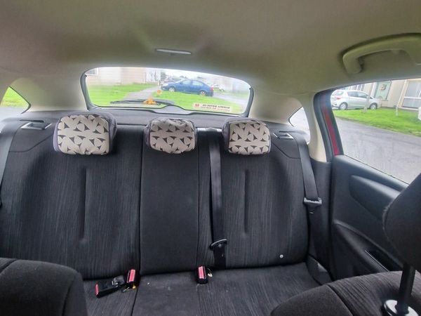 Citroen C4 Hatchback, Petrol, 2009, Red