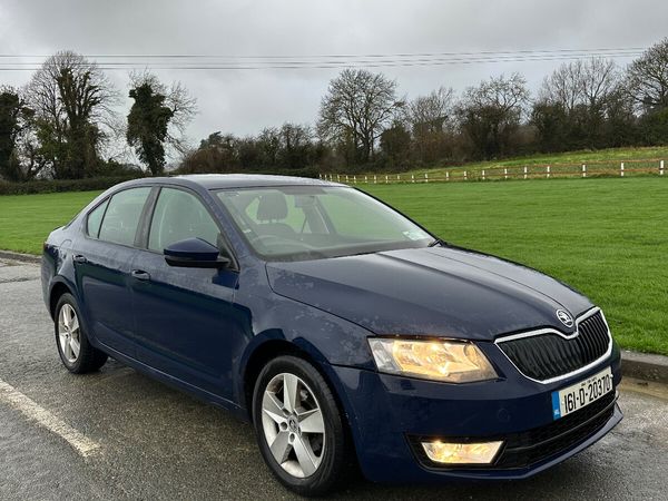 Skoda Octavia Saloon, Diesel, 2016, Blue