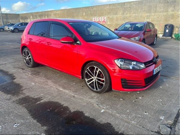 Volkswagen Golf Hatchback, Diesel, 2014, Red