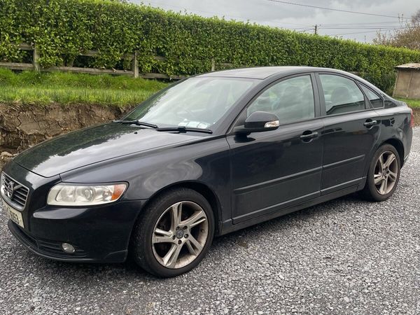Volvo S40 Saloon, Diesel, 2012, Black