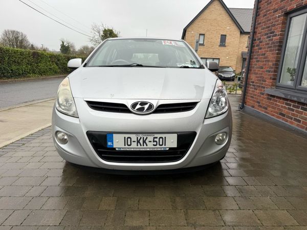 Hyundai i20 Hatchback, Petrol, 2010, Silver
