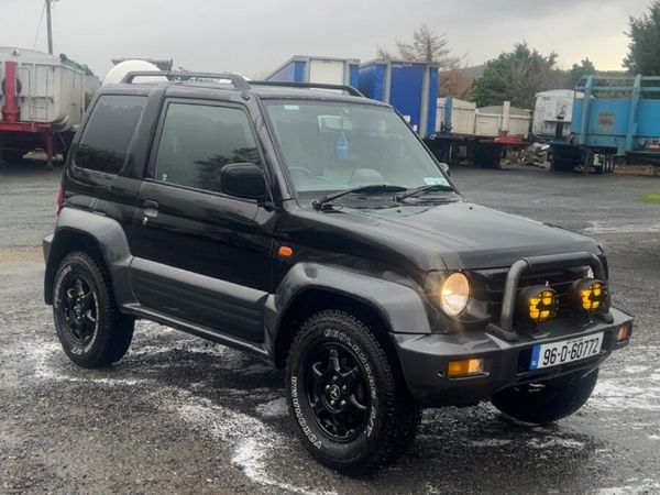Mitsubishi Pajero SUV, Petrol, 1996, Black