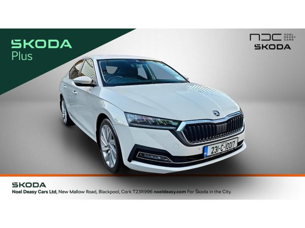 Skoda Octavia Hatchback, Petrol, 2023, White