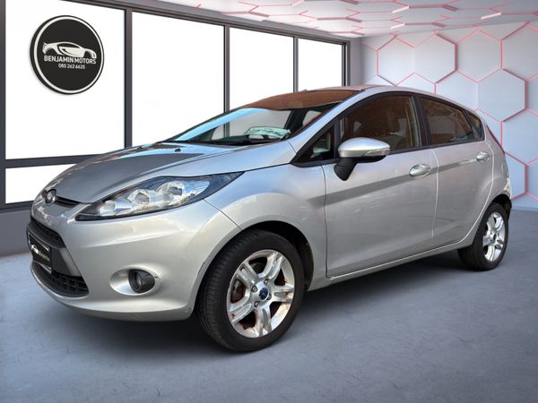 Ford Fiesta Hatchback, Petrol, 2010, Silver