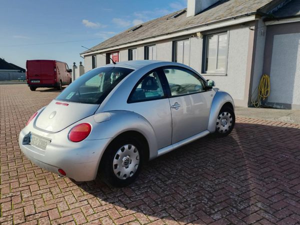 Volkswagen Beetle Hatchback, Petrol, 2002, Silver