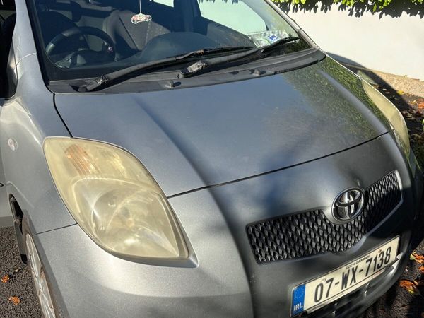 Toyota Yaris Hatchback, Petrol, 2007, Silver