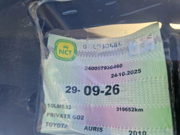 Toyota Auris Hatchback, Diesel, 2010, Grey