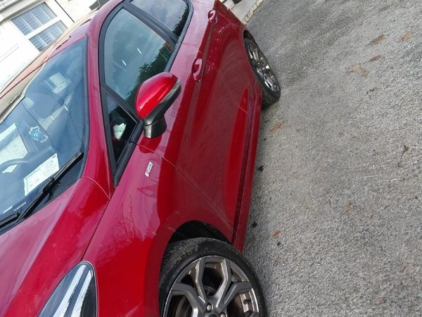 Ford Fiesta Hatchback, Petrol, 2021, Red