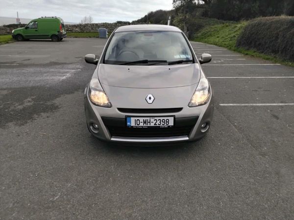 Renault Clio Hatchback, Petrol, 2010, Gold