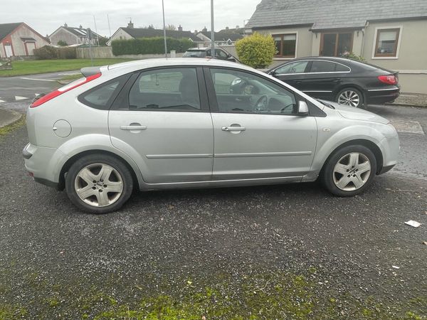 Ford Focus Hatchback, Petrol, 2007, Silver