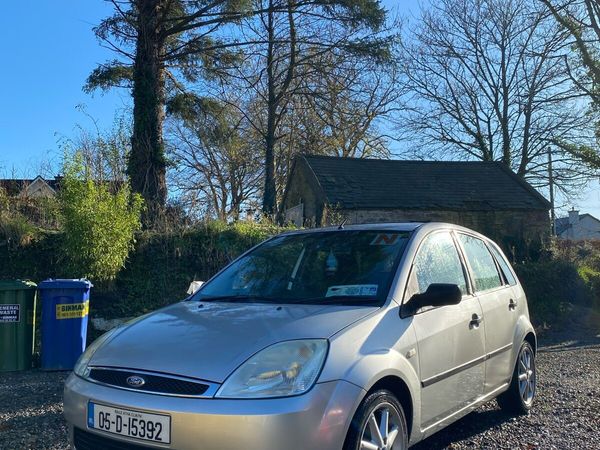 Ford Fiesta Hatchback, Petrol, 2005, Silver