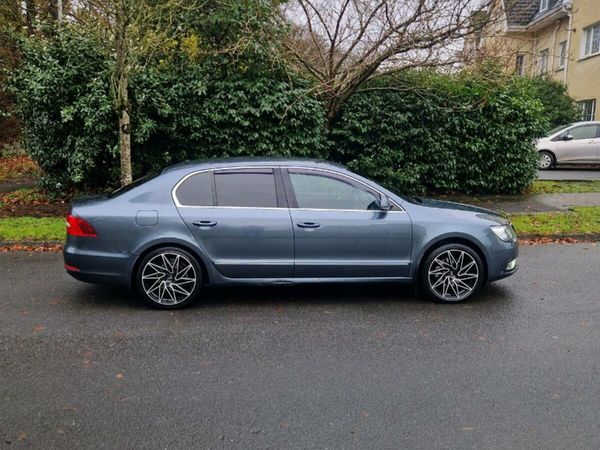 Skoda Superb Saloon, Diesel, 2014, Grey
