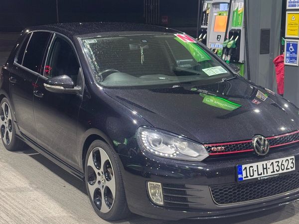 Volkswagen Golf Hatchback, Petrol, 2010, Black