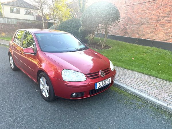 Volkswagen Golf Hatchback, Petrol, 2007, Red