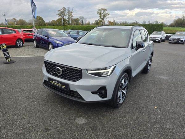 Volvo XC40 , Petrol, 2024, Grey