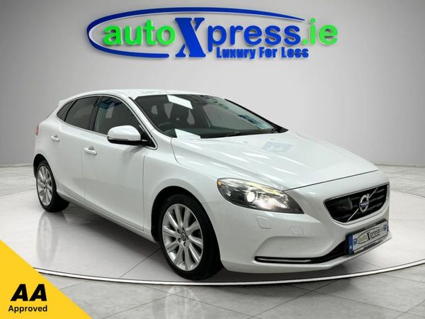 Volvo V40 Hatchback, Petrol, 2013, White