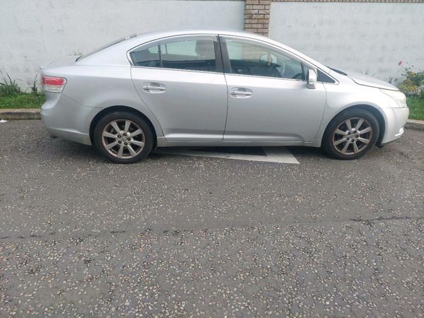 Toyota Avensis Saloon, Diesel, 2011, Silver