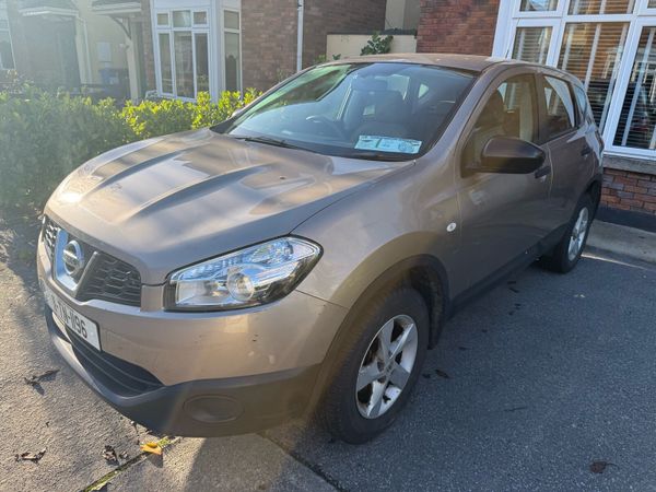 Nissan Qashqai Hatchback, Petrol, 2011, Brown
