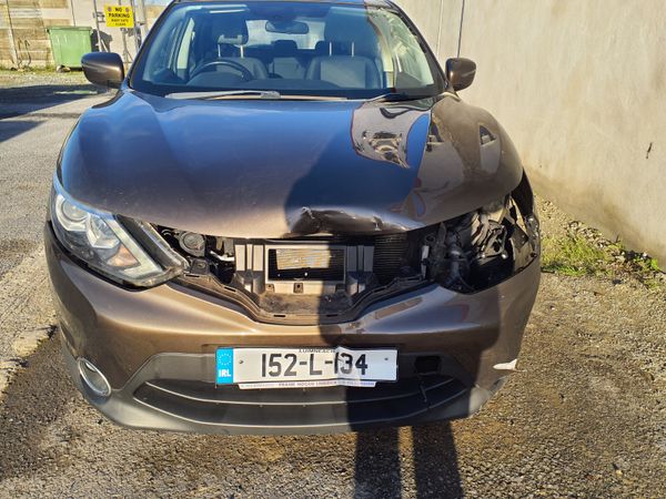 Nissan Qashqai Hatchback, Petrol, 2015, Brown