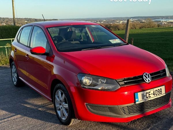Volkswagen Polo Hatchback, Petrol, 2011, Red
