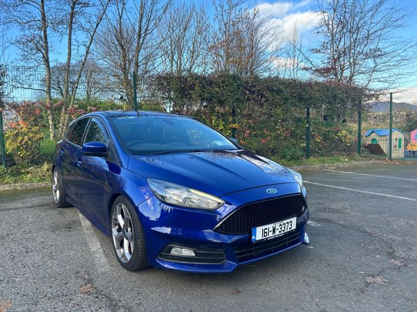 Ford Focus Hatchback, Diesel, 2016, Blue