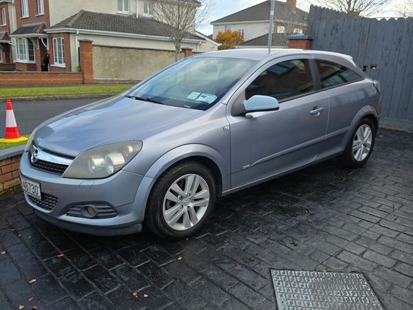 Opel Astra Hatchback, Petrol, 2008, Silver