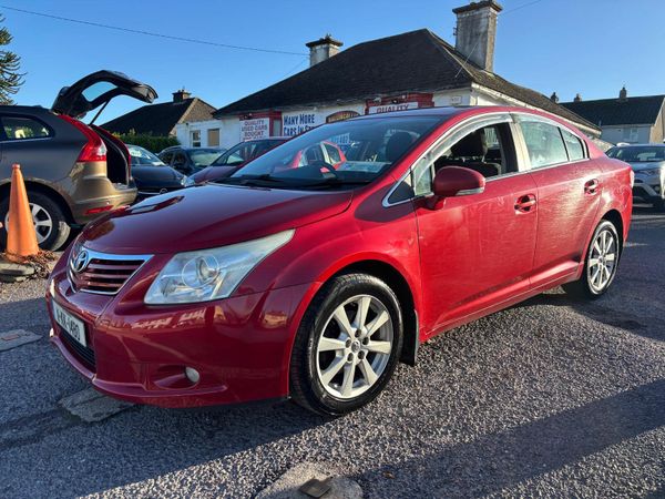 Toyota Avensis Saloon, Diesel, 2011, Red